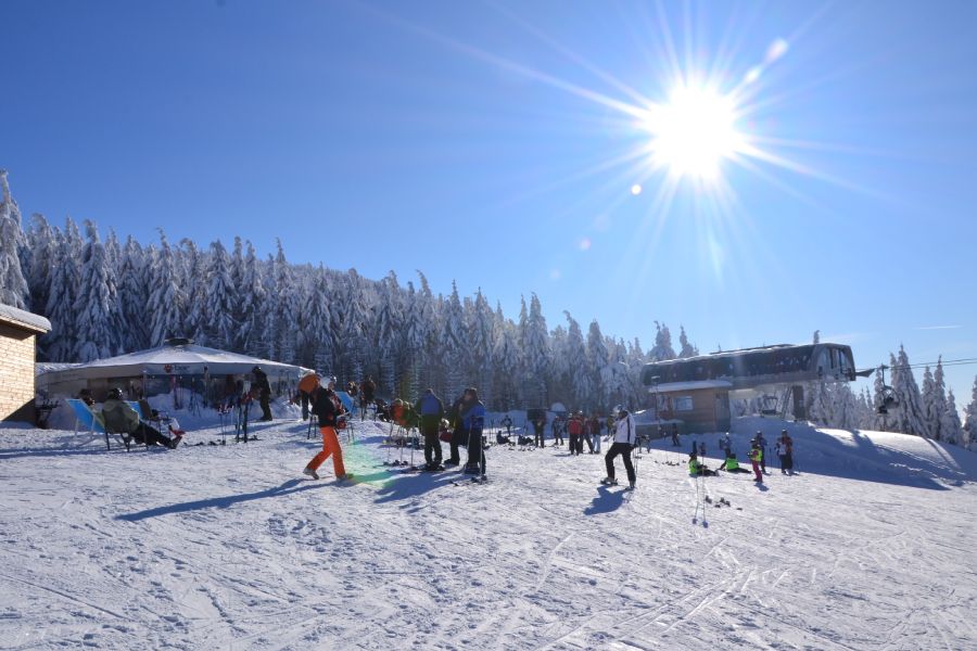 ski-areal-kouty-horni-stanice-lanovky 900x600